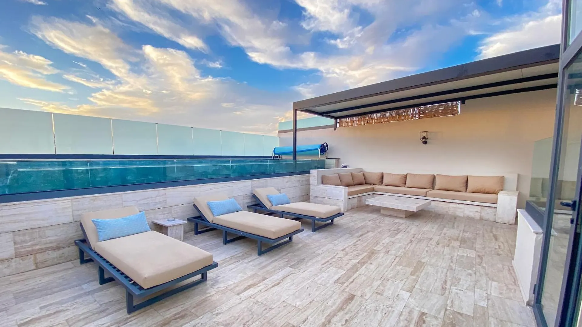 Triplex De Luxe Piscine Privee Chauffee 3 Chambres マラケシュ